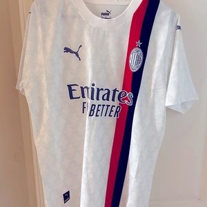 23/24 AC Milan Wawy Kit. Authentic